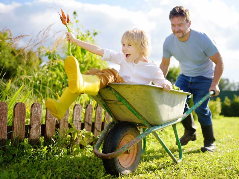 Nutzt die letzten Sommertage und füllt eure Vitamin D Speicher mit tollen Outdoorspielen.