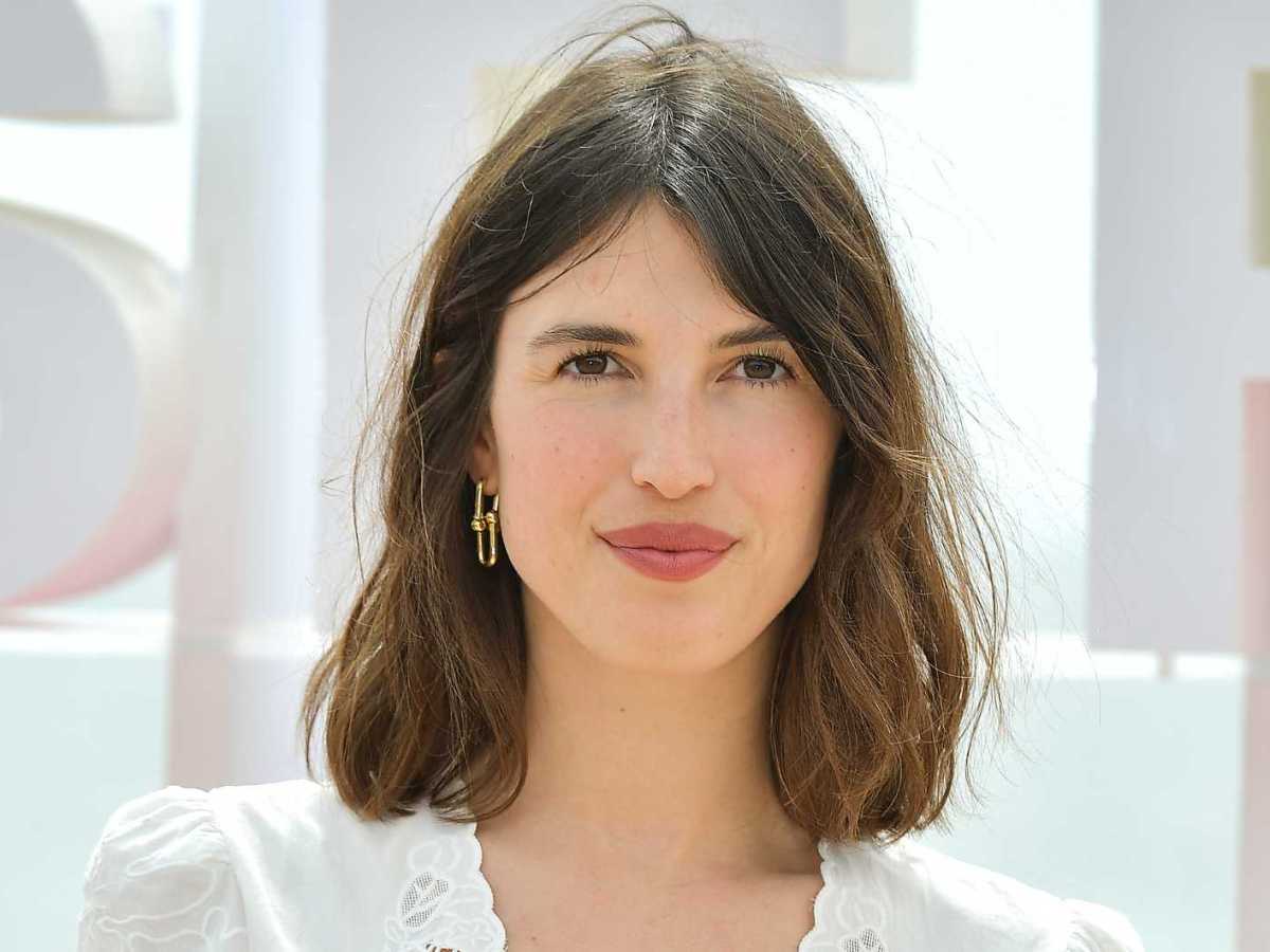 Jeanne Damas ist ein perfektes Beispiel für die typischen Haartricks der Französinnen