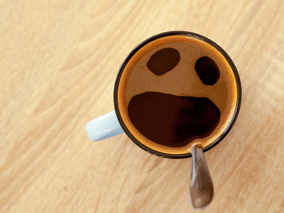 Gesicht im Kaffee