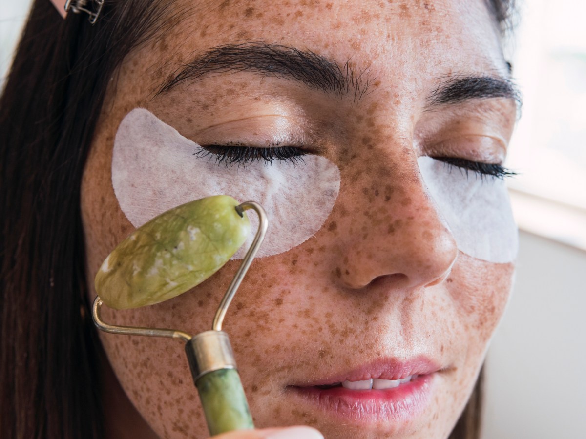 Augenringe entfernen: Welche Hausmittel und Produkte sind am besten?