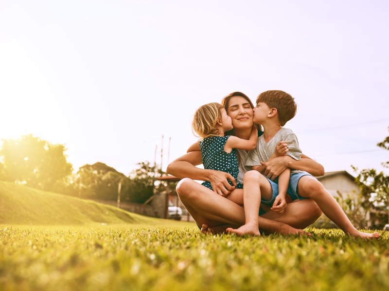 Jedes Jahr am Muttertag werden wir Mamas auf Händen getragen. Statt uns aber nur an einem Tag im Jahr zu feiern, wünschen wir uns das hier!