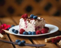 So lecker schmeckt der Sommer mit unserer genialen Eissplitterttorte.