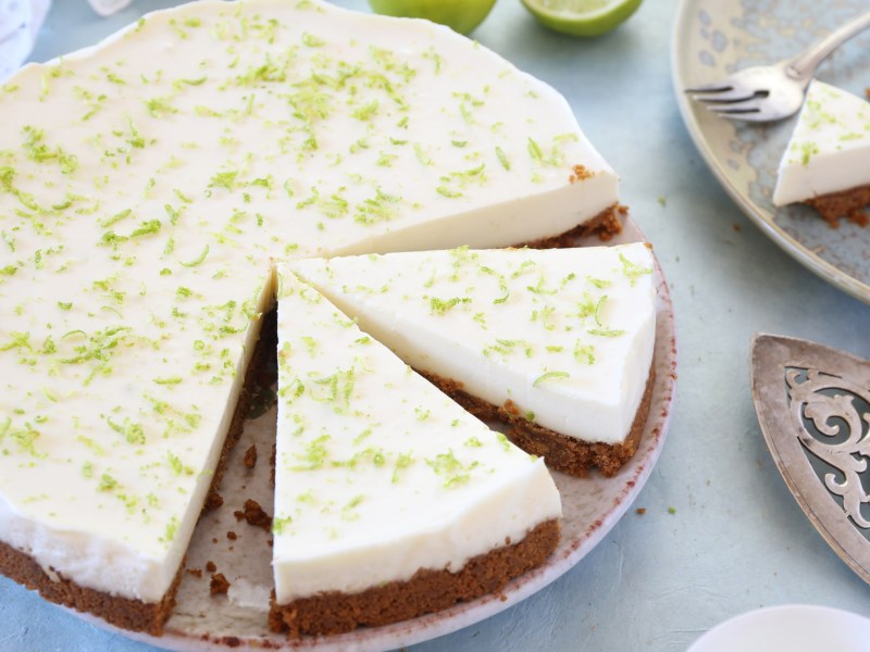 Joghurt Torte mit Limettenabrieb