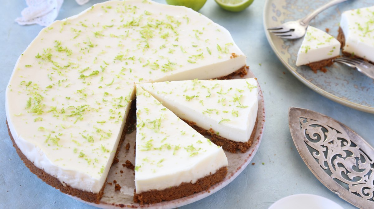 Joghurt Torte mit Limettenabrieb