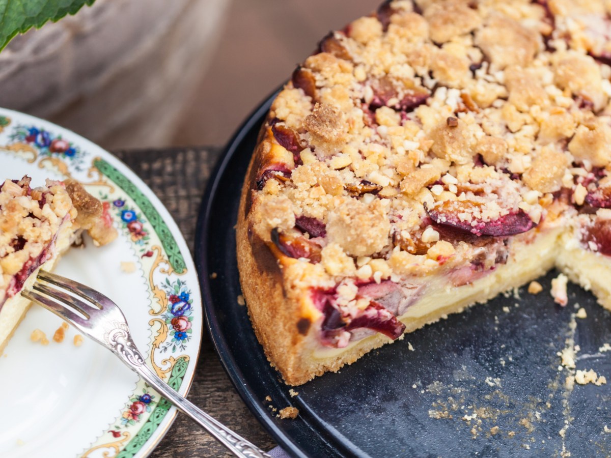 Pflaumenkuchen mit Vanillepudding: So saftig schmeckt der Sommer