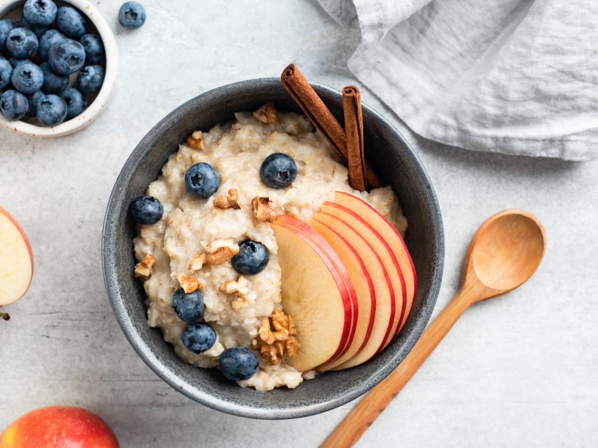 Porridge: Einfaches Grundrezept für den Frühstücksklassiker
