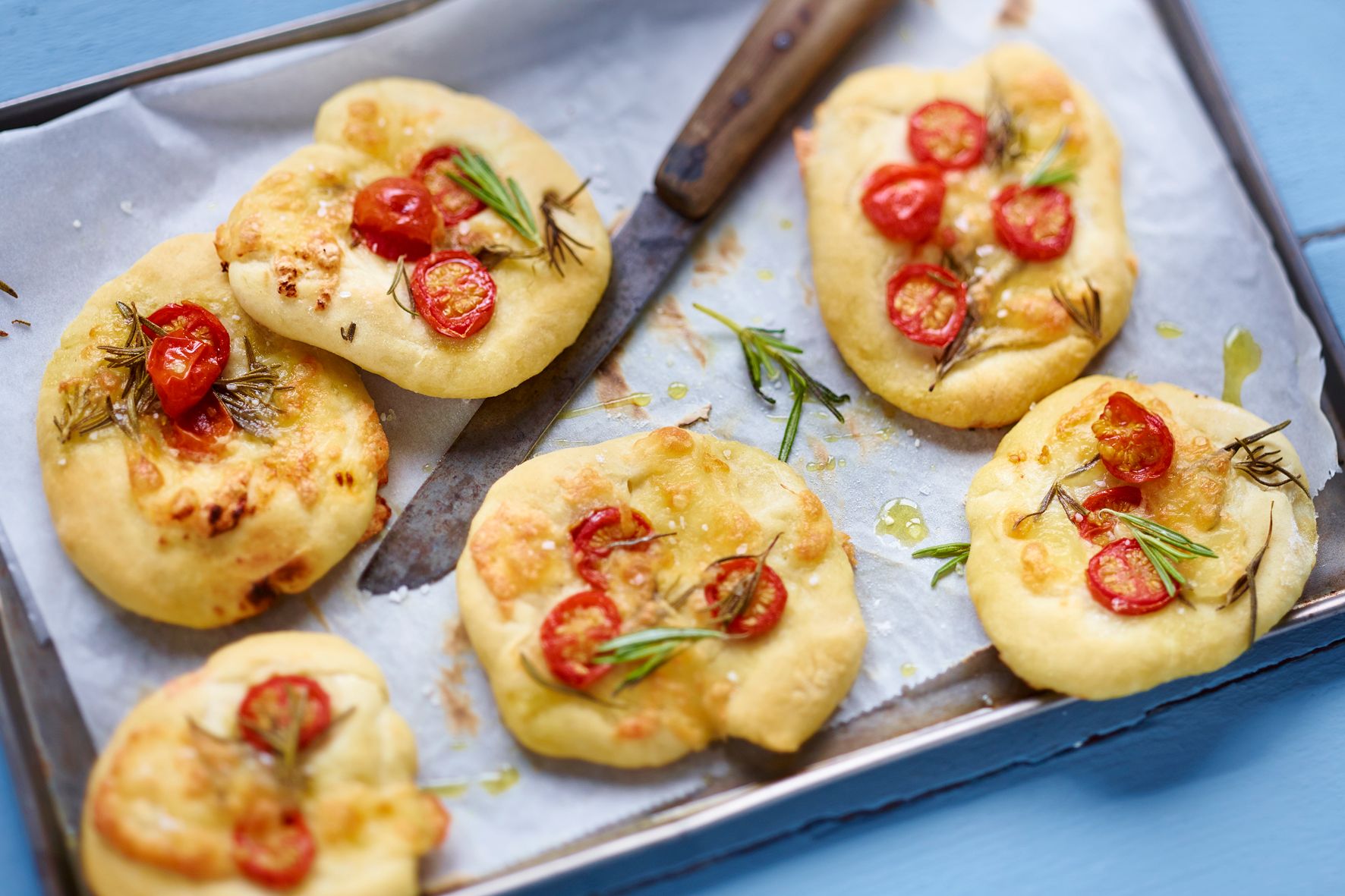 Glutenfreie Rezepte: Focaccia mit Mozzarella und Tomaten