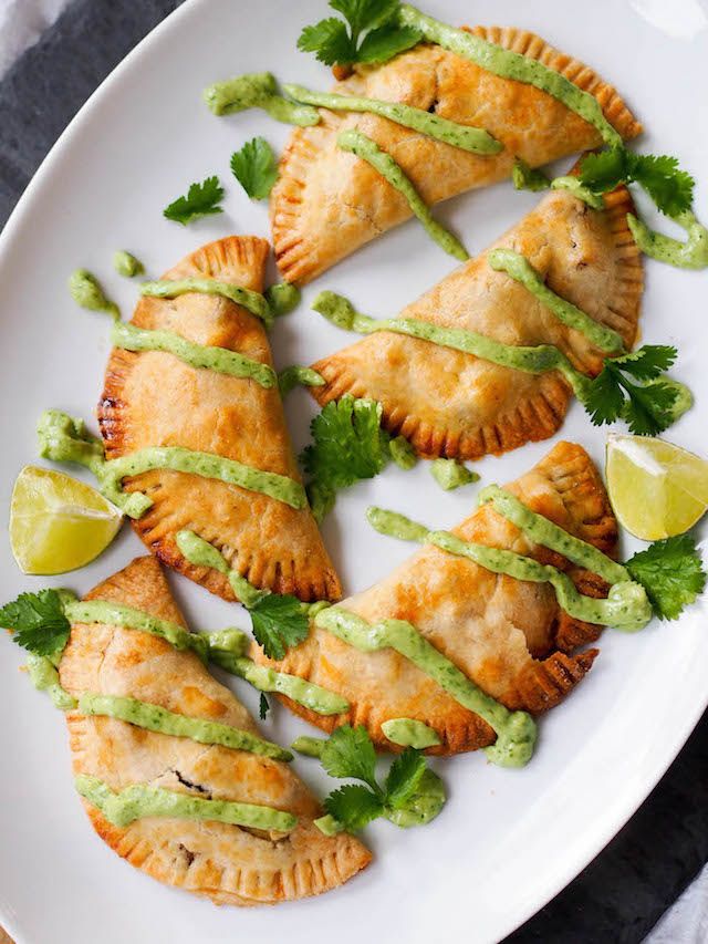 Empanadas mit Ziegenkäse und Avocados