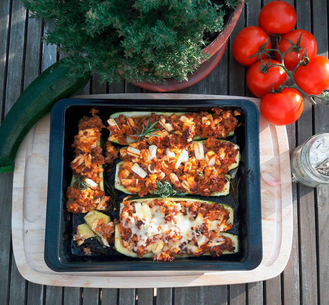 Gefüllte Zucchini mit Hackfleisch und Feta