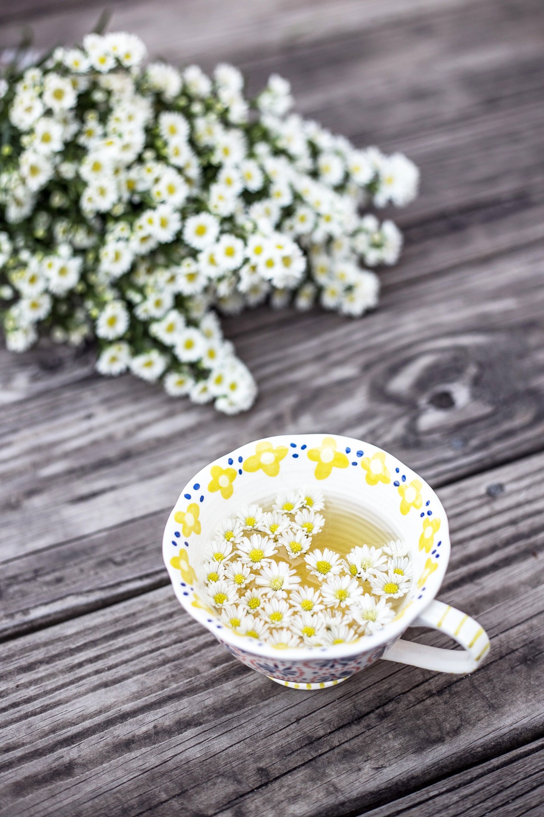 Hausmittel gegen Übelkeit: Kräutertee