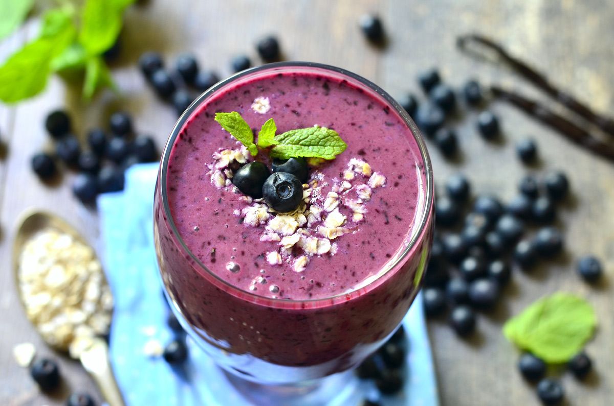 Frühstücks-Smoothie mit Blaubeeren