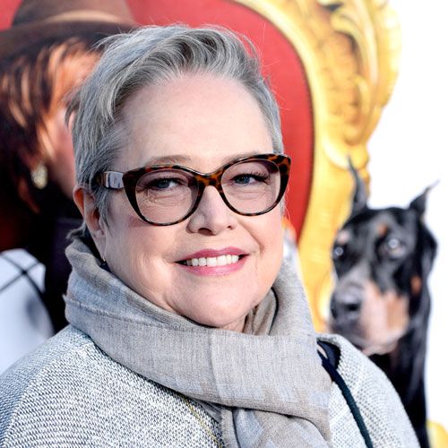 Kathy Bates hat Eierstock- und Brustkrebs überlebt.