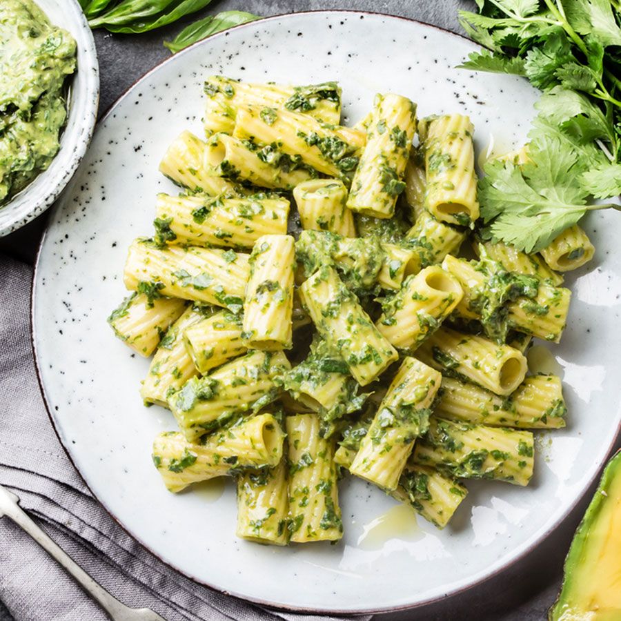 Nudeln mit grünem Pesto