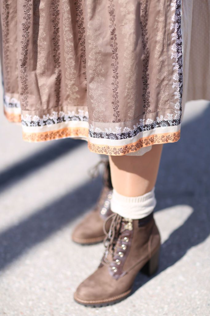 Wanderschuhe zum Dirndl