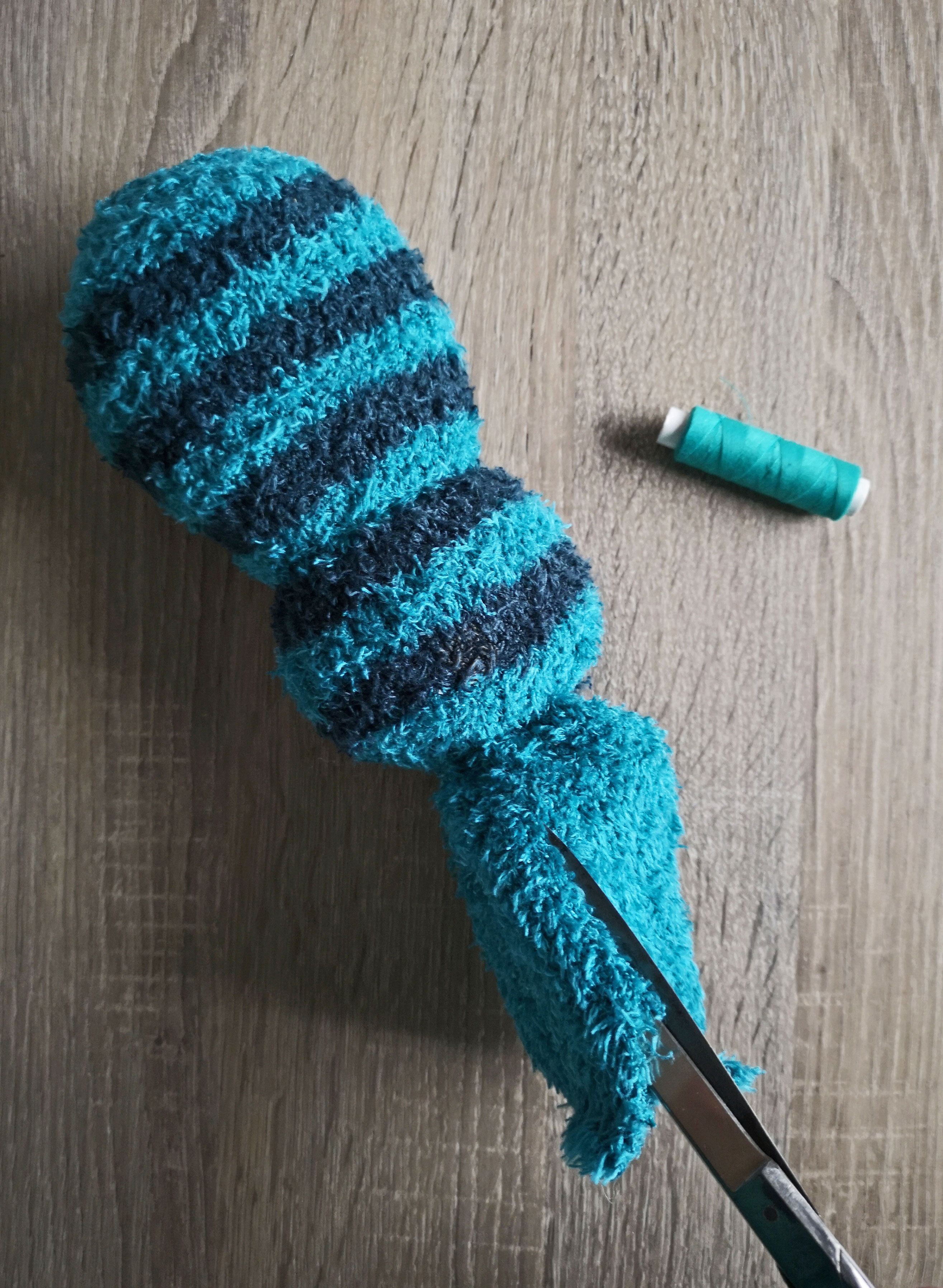 Osterdeko basteln Ohren einschneiden Osterdeko basteln Ohren einschneiden