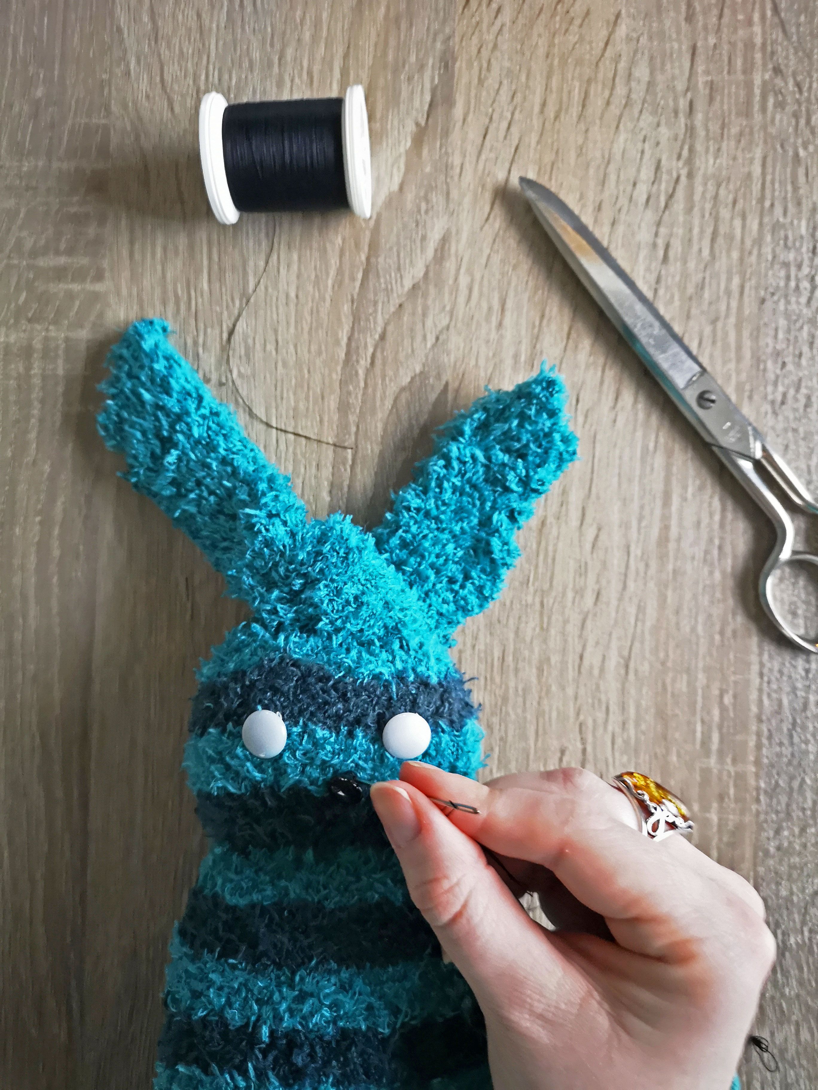 Osterdeko basteln Nase annähen Osterdeko basteln Nase annähen