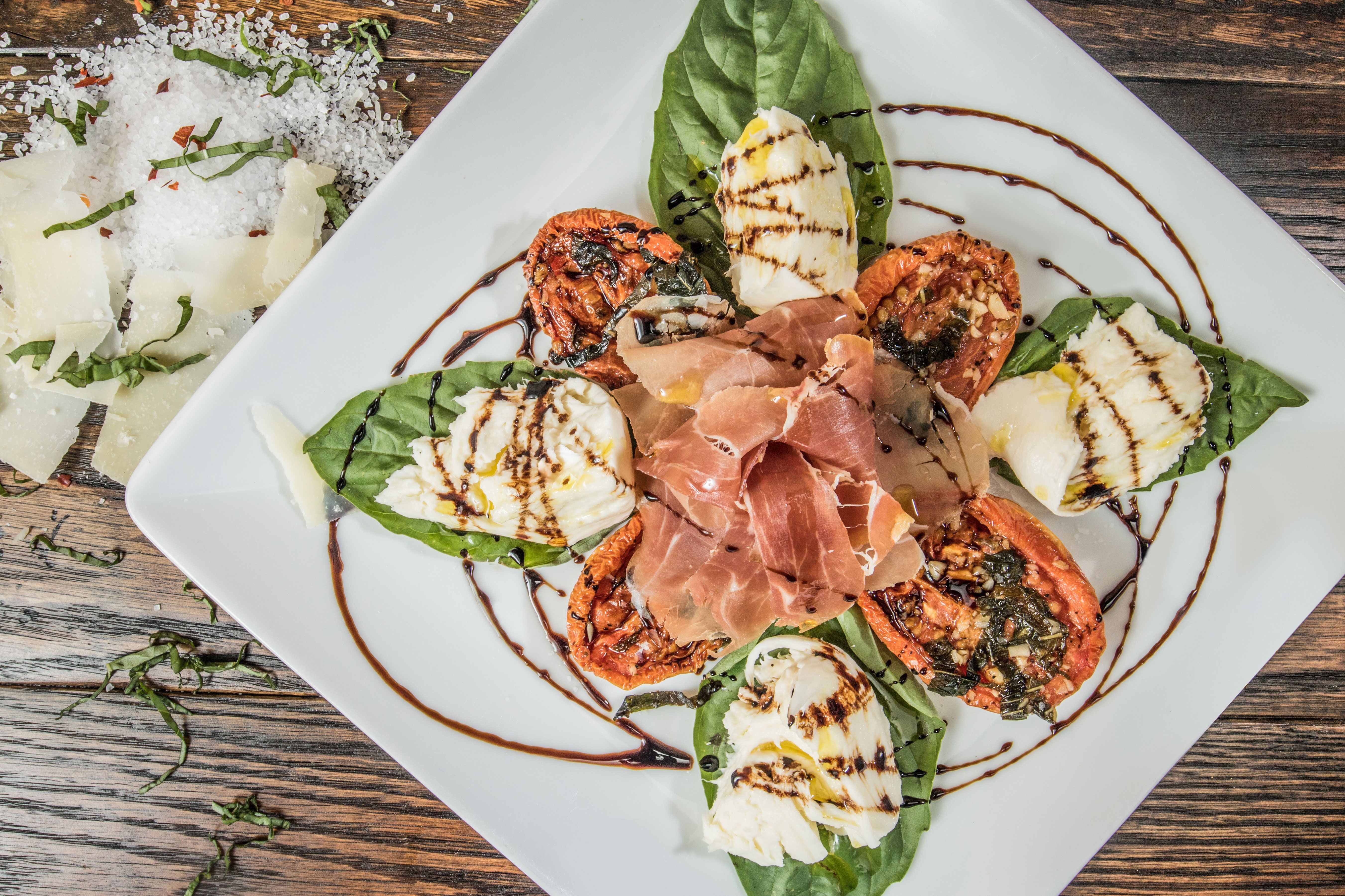 Caprese mit getrockneten Tomaten