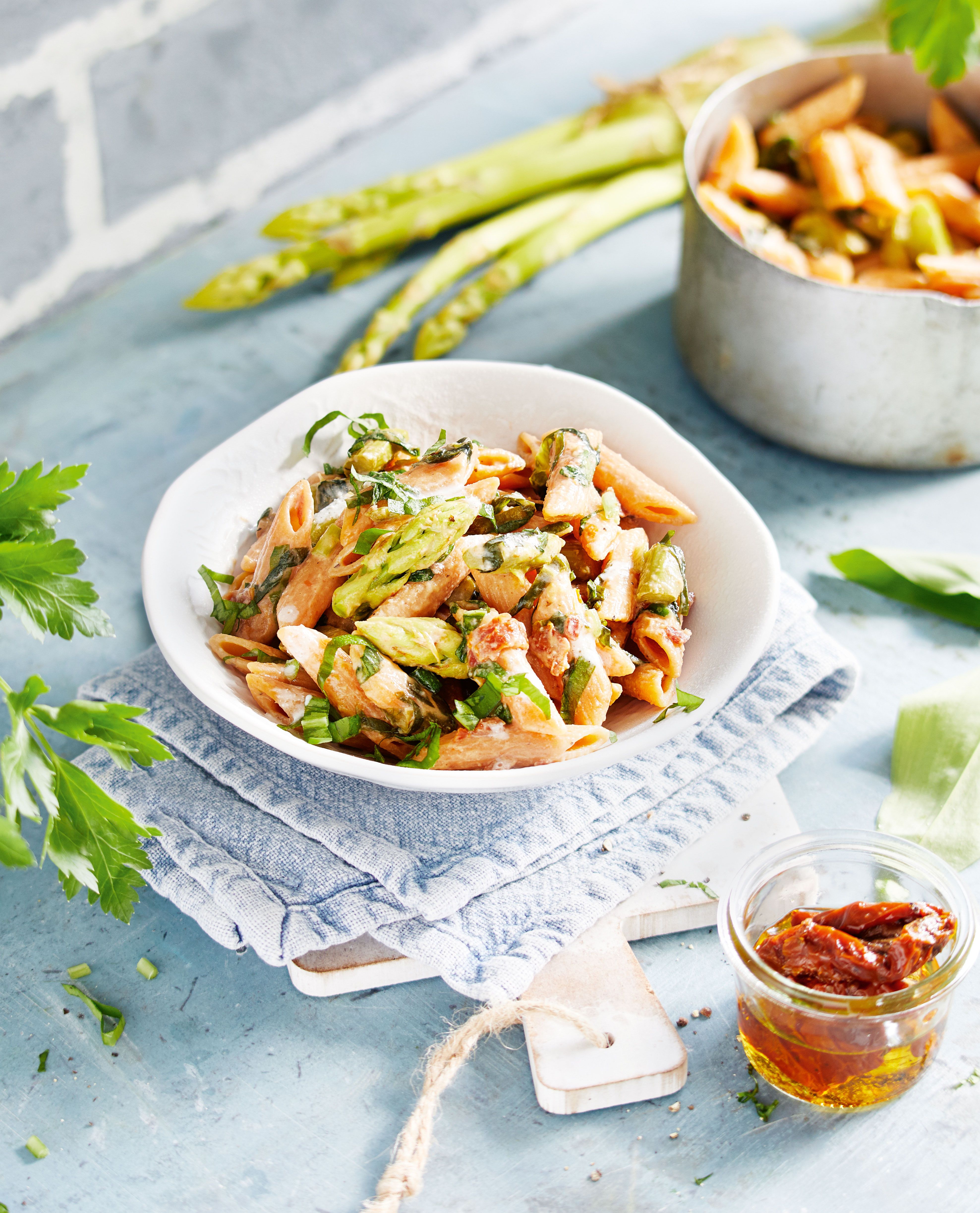 Low-Carb-Pasta: Bärlauch-Spargel-One-Pot