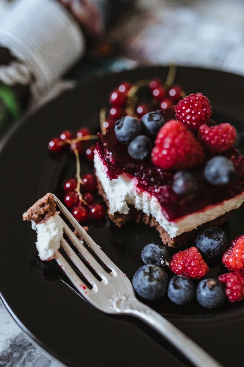 Beeren sind die perfekte Begleitung zum Cheesecake