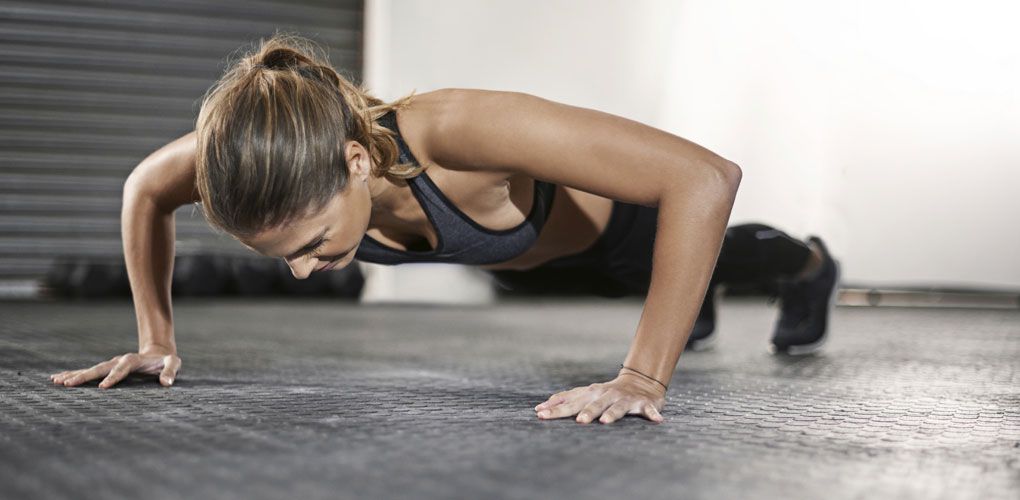 Trainingsplan für Zuhause: Arme & Brust