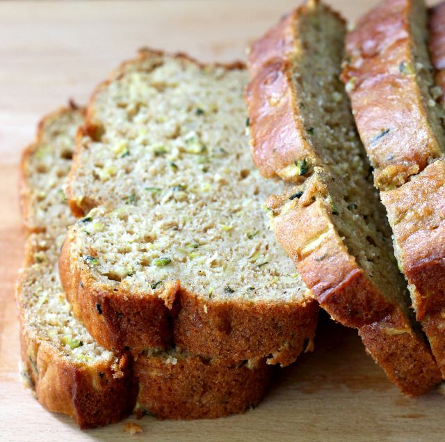 Zucchini-Bananen-Eiweißbrot