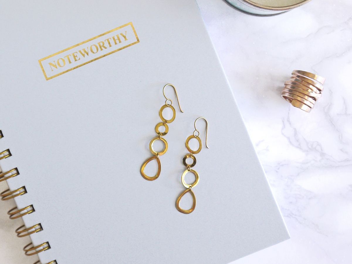 Schmuck reinigen: Die besten Tipps und Hausmittel