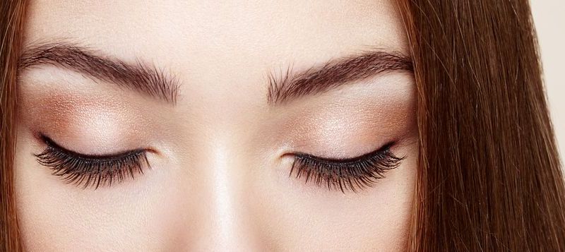 Wimpern Booster: Die besten Tricks für schöne Wimpern