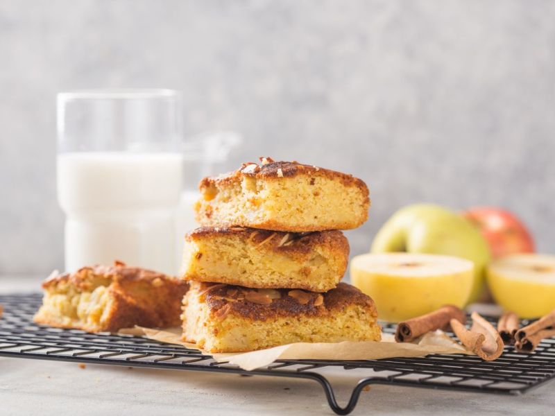 Apfelkuchen vom Blech mit Karamell