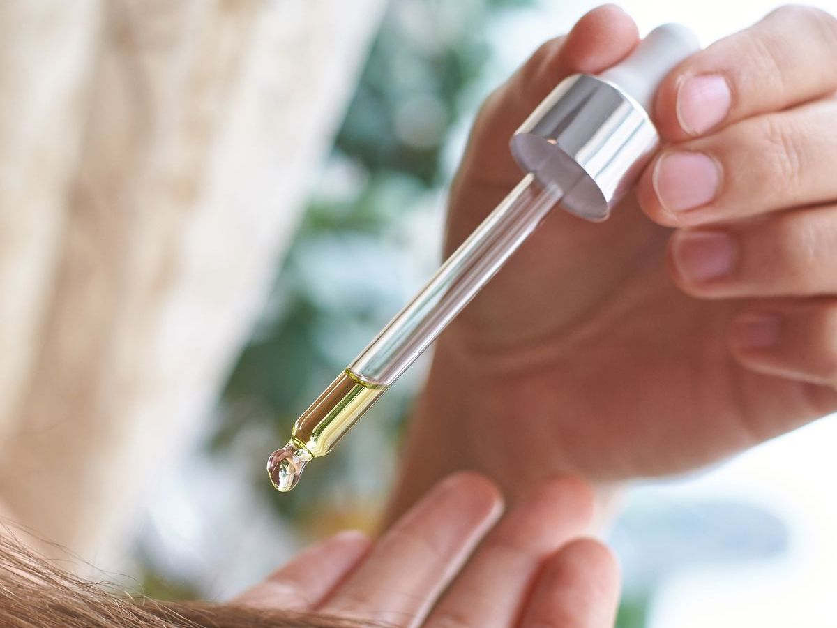 Rizinus&ouml;l f&uuml;r die Haare: Anwendung und Wirkung des &Ouml;ls