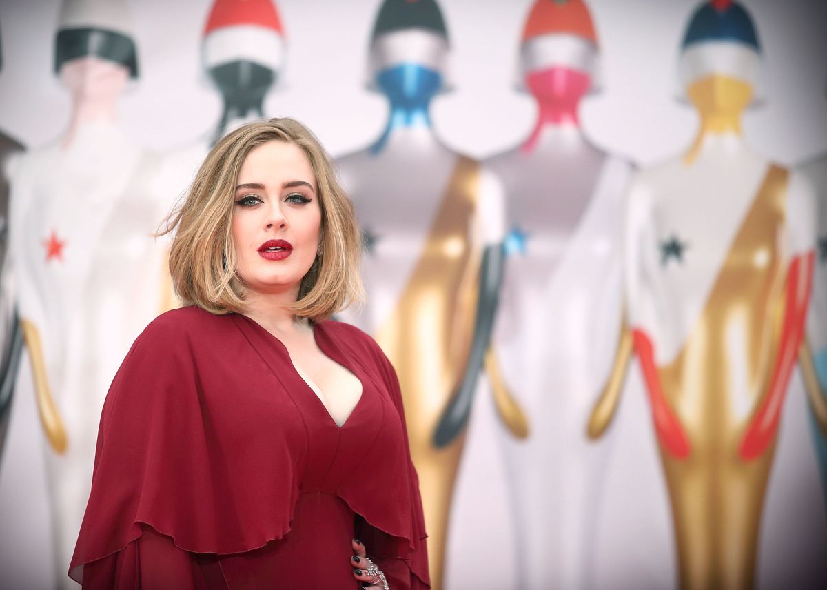 Adele: Sängerin erntet Shitstorm für ihr Bikini-Bild