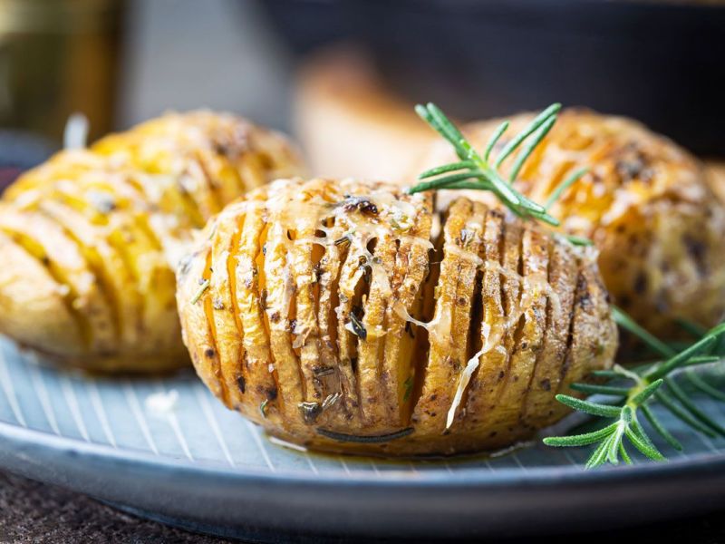 Hasselback-Kartoffeln: Rezept für Schwedische Fächerkartoffeln