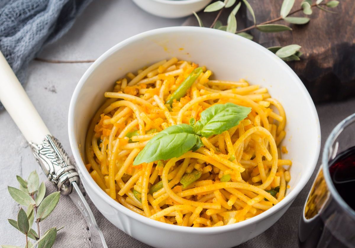 Weltbeste One Pot Pasta: Kokosmilch-Curry in unter 20 Minuten