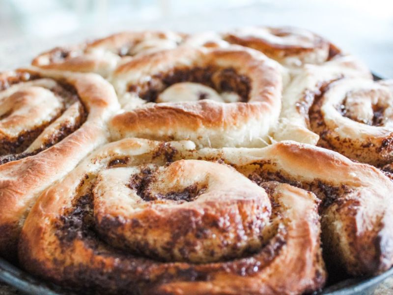 Saftige Zimtschnecken mit Äpfeln und Walnüssen: Geniales Rezept