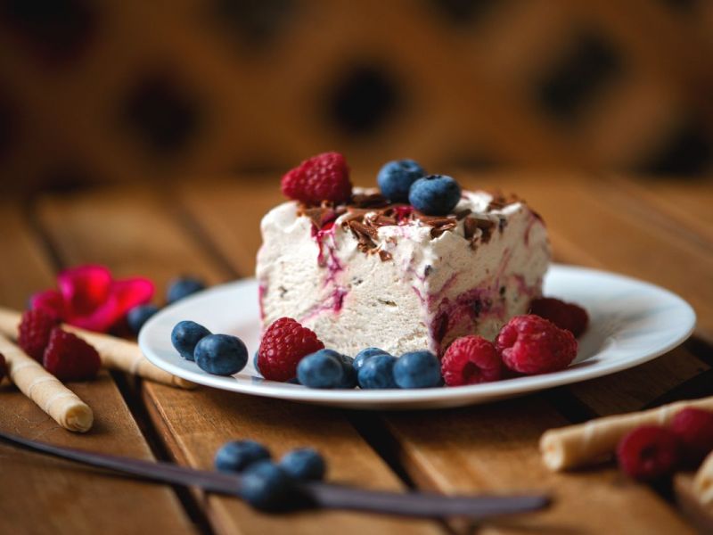 Eiskalter Genuss: Eissplittertorte aus dem Gefrierschrank