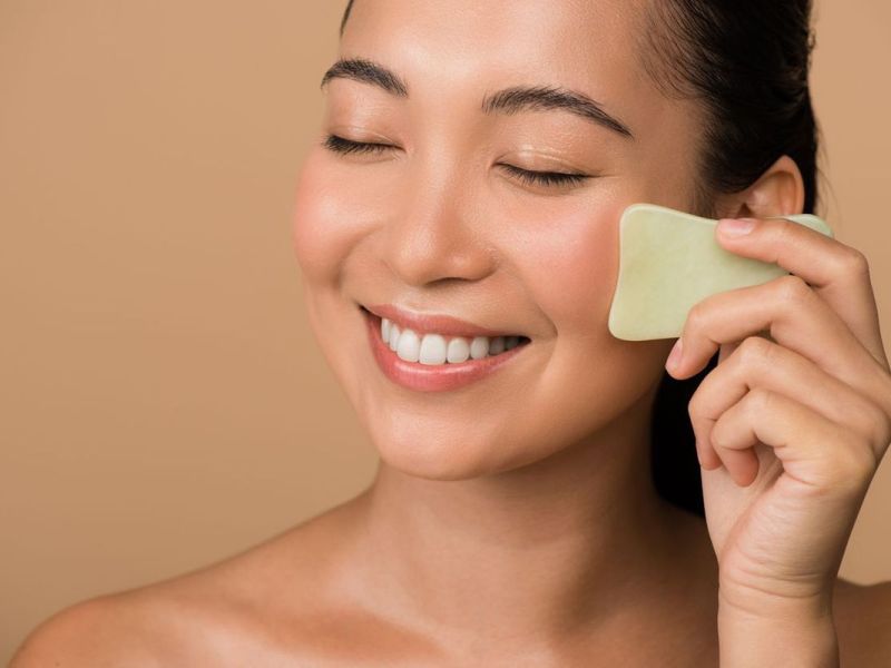 Gua Sha: Was steckt hinter dem Beauty-Trend aus Asien?