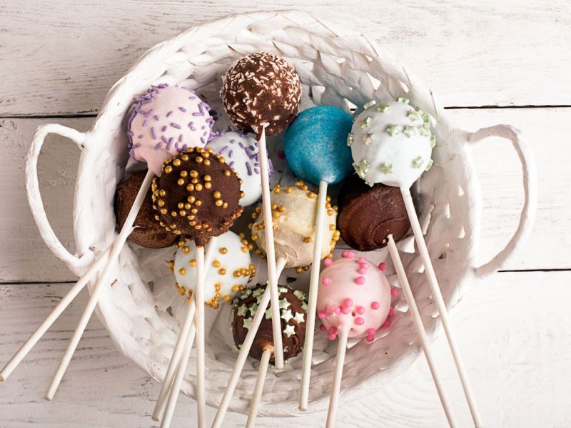 DIE wollen wir sofort wegsnacken: Saftige Kürbis Cake Pops zum Nachbacken