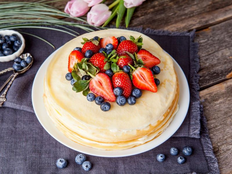 Pfannkuchentorte: Einfaches Rezept mit frischen Beeren