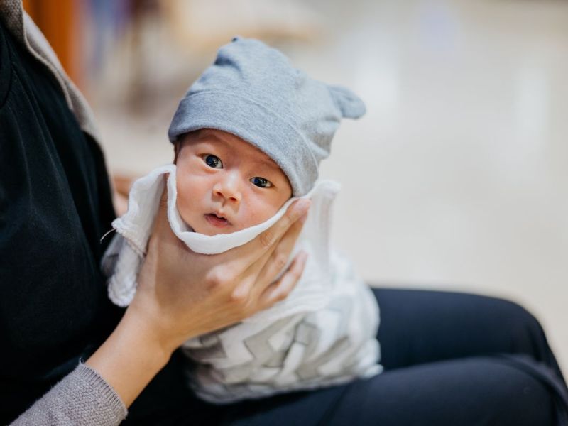 Warum hat mein Baby so häufig Schluckauf?