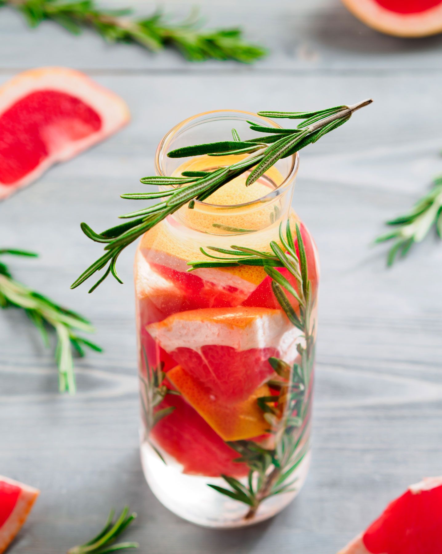 Grapefruit-Rosmarin Infused Water