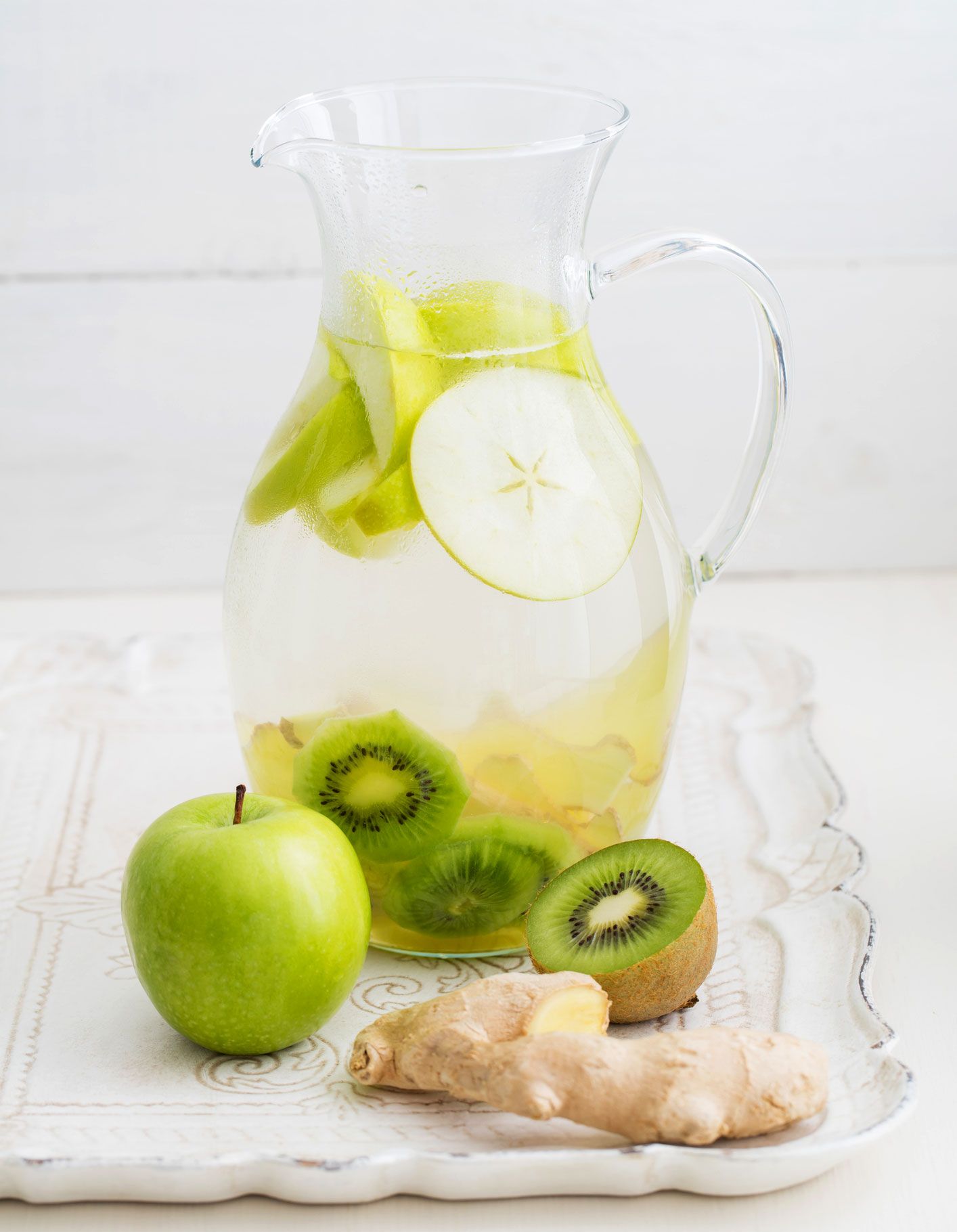 Apfel-Kiwi-Ingwer Infused Water