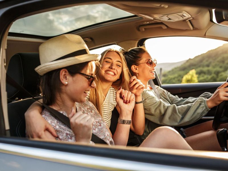 Verkehrsregeln im Urlaubsland: Das solltet ihr beachten!