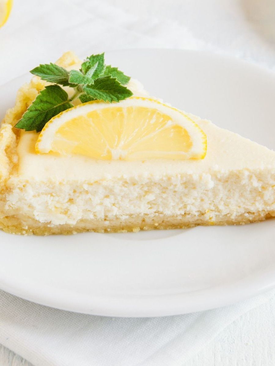 Fruchtiger Zitronen-Käsekuchen ohne Backen: Luftig-lockeres Cheesecake-Glück