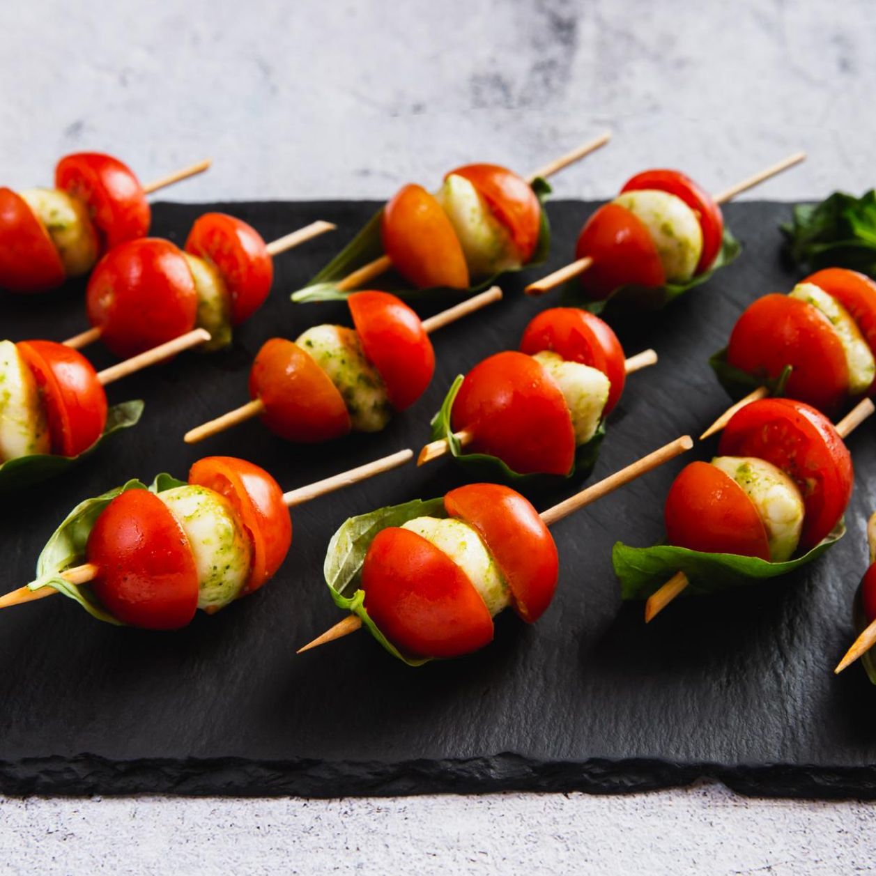 Tomate-Mozzarella am Stiel: Food Pops