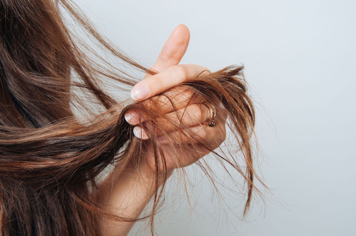 Sind deine Haare gesund oder kaputt? Mach den Wasserglas-Test!