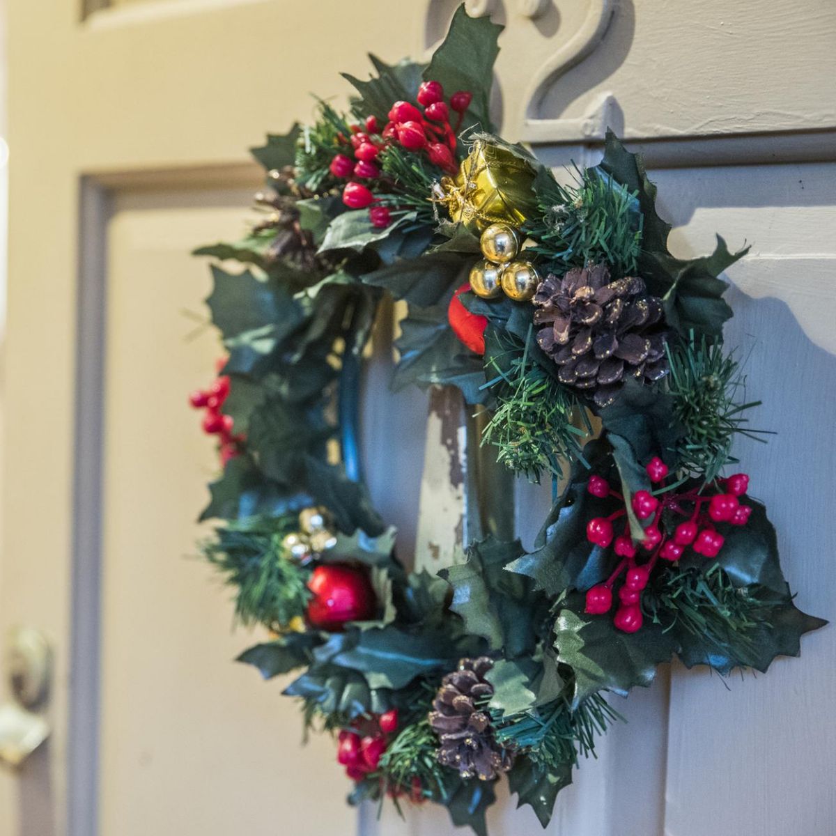 Weihnachtsdekoration im Hausflur: Was ist erlaubt und was verboten?