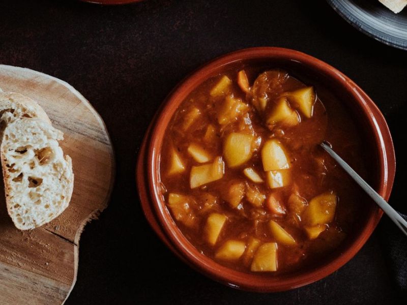 Geniales Rezept: Vegetarisches Gulasch mit Kartoffeln