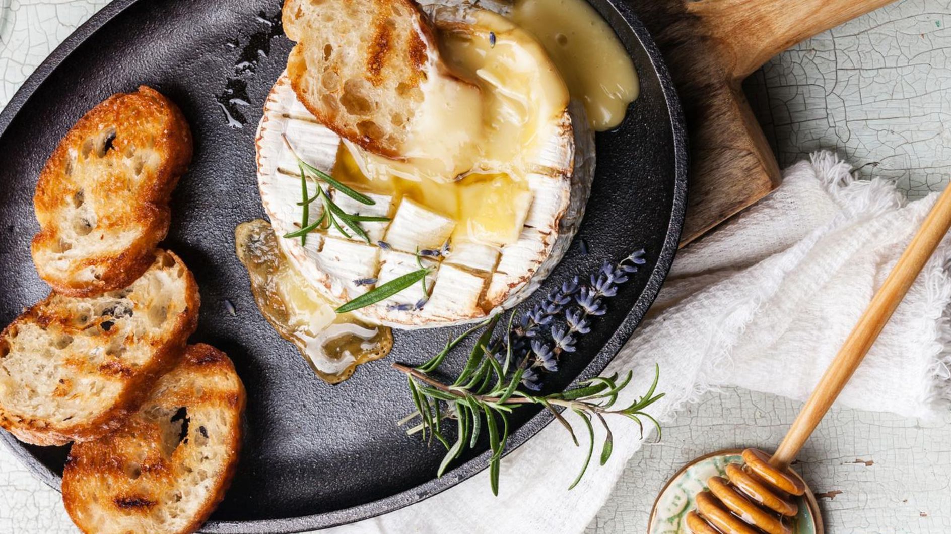 Weihnachtliche Vorspeise: Gebackener Camembert