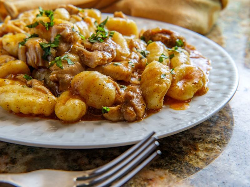 Gnocchi-Gulasch-Topf