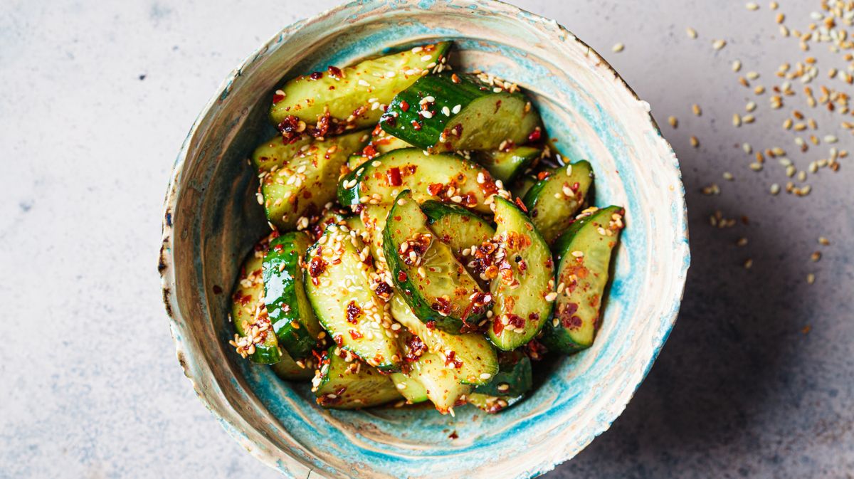 Schneller Koreanischer Gurkensalat mit Sesamöl und Chili - gofeminin