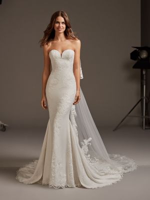 Astrid, Pronovias